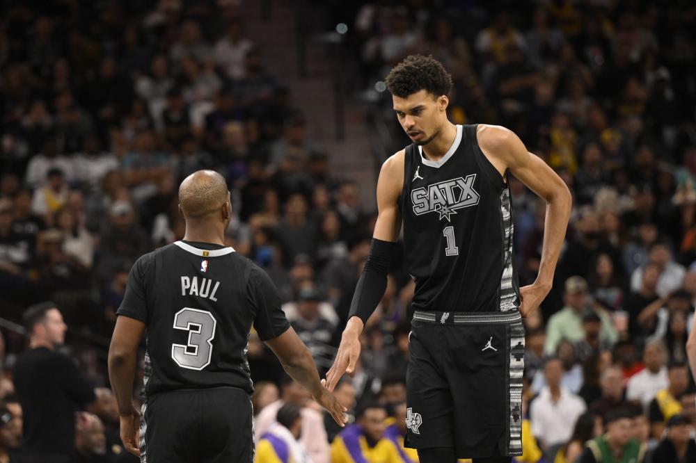 现在只能眼 现在只能眼