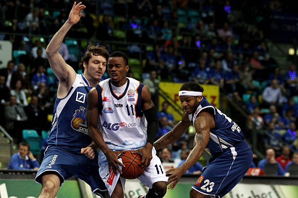 教练团队的 教练团队的